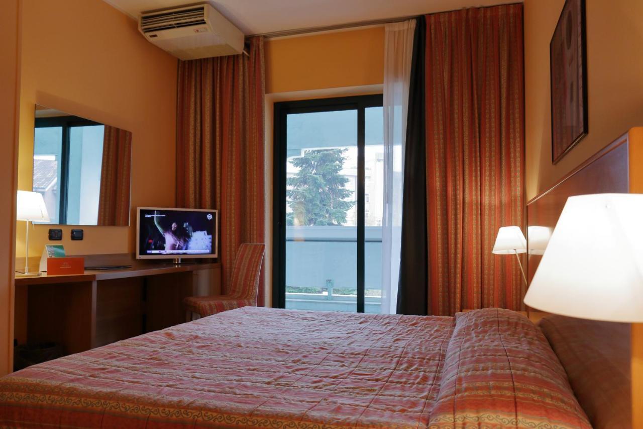 Hotel Romanisio Fossano Exterior foto