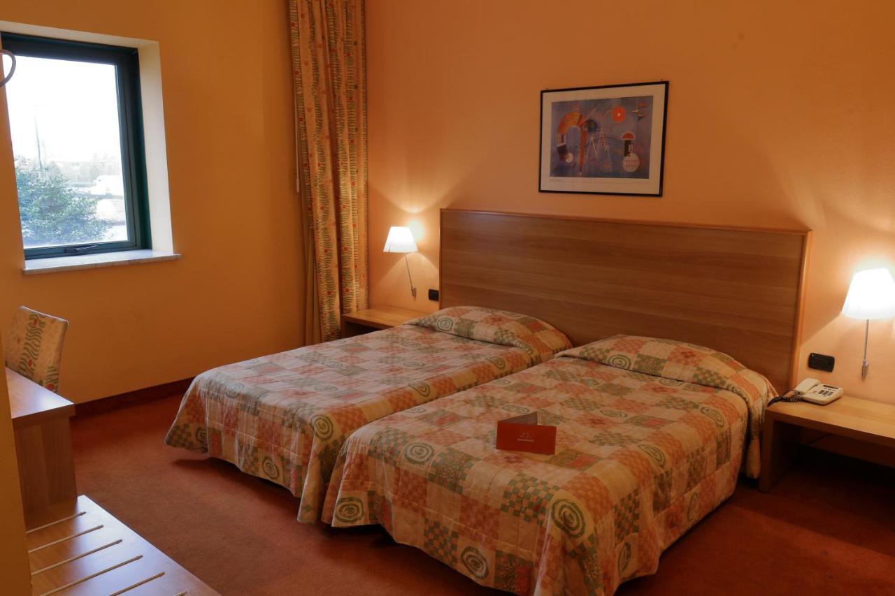 Hotel Romanisio Fossano Exterior foto