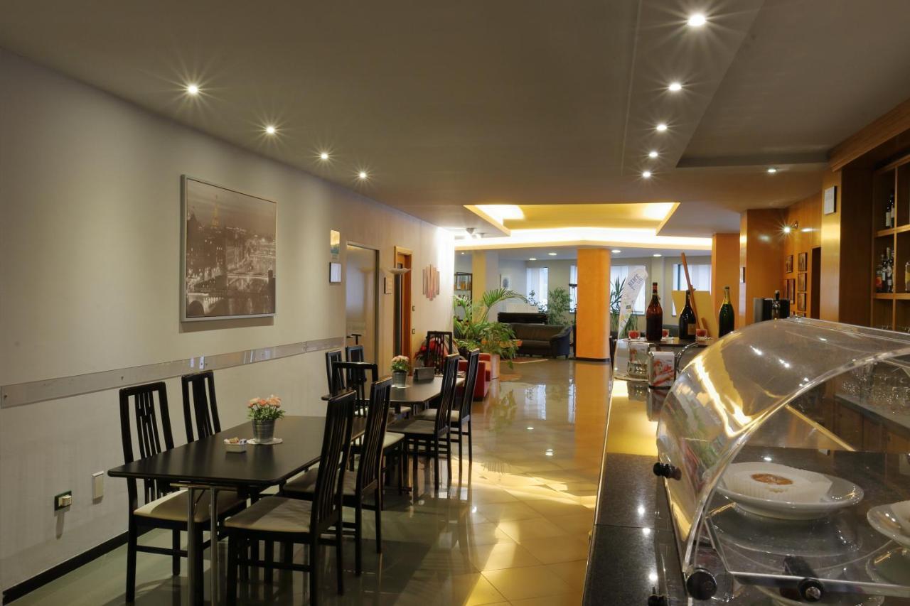 Hotel Romanisio Fossano Exterior foto
